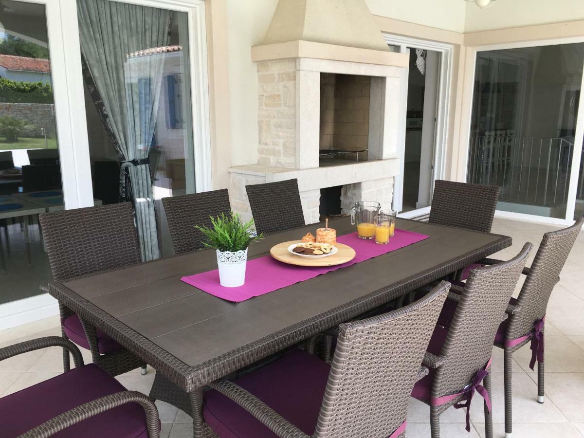 Villa Blanca With A Heated Private Pool Ruzici  ภายนอก รูปภาพ