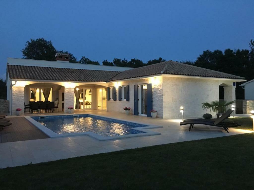 Villa Blanca With A Heated Private Pool Ruzici  ภายนอก รูปภาพ